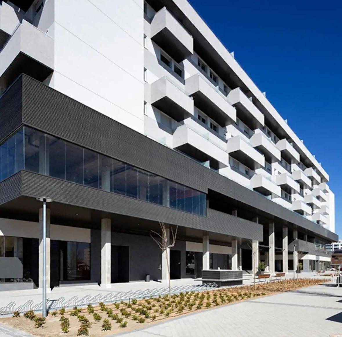 Rivas Futura Apartment Bagian luar foto
